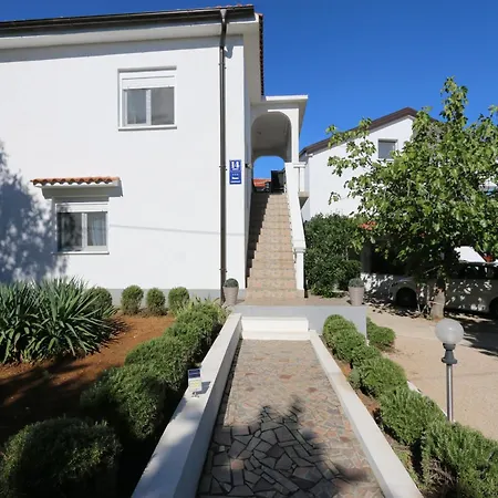 Apartament Nadenic