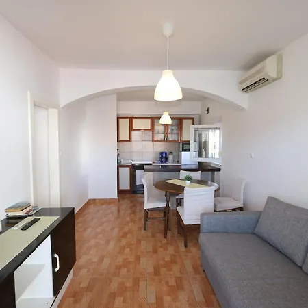 Nadenic Apartment Šilo